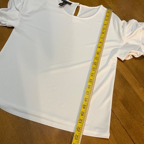 INC International Concepts Women's White Short Ruffle Sleeve Shirt Top Blouse MP - Picture 8 of 9